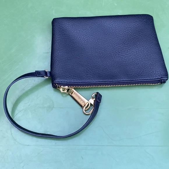 Like new Steve Madden clutch, black‎ leatherette with gold accents 7" x 5" EUC - Picture 3 of 5